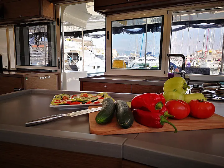 Lagoon 450 Fly - 