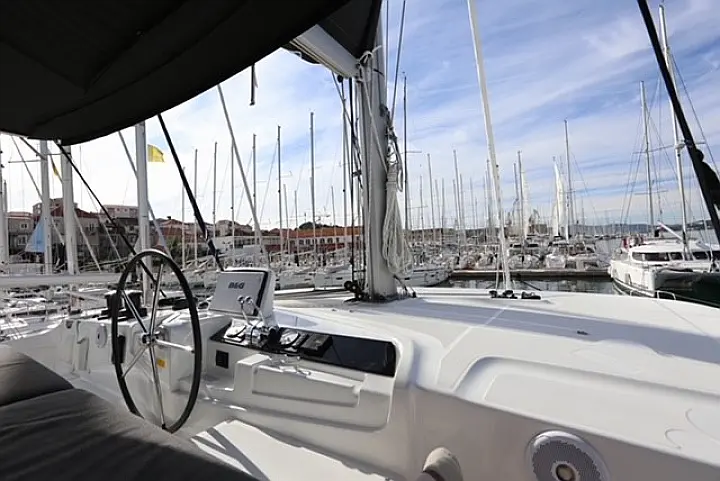 Lagoon 46 Fly - 