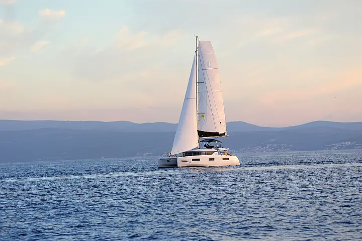Lagoon 46 Fly - 