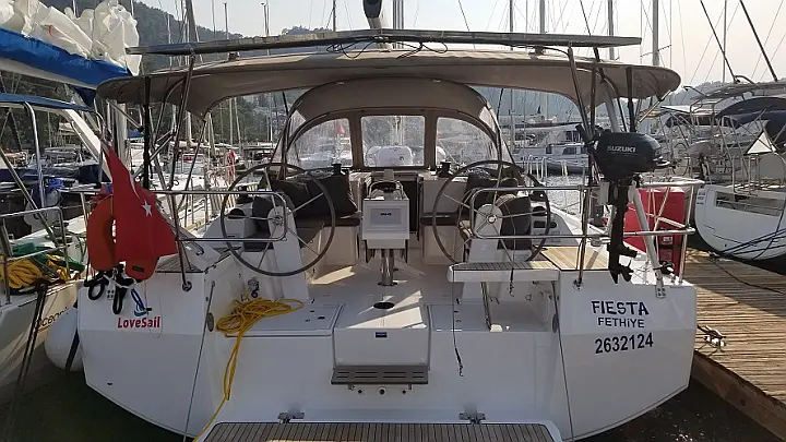 Bavaria C42 - 