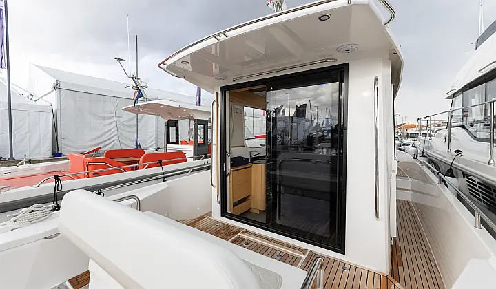 Nimbus Commuter C11 - 