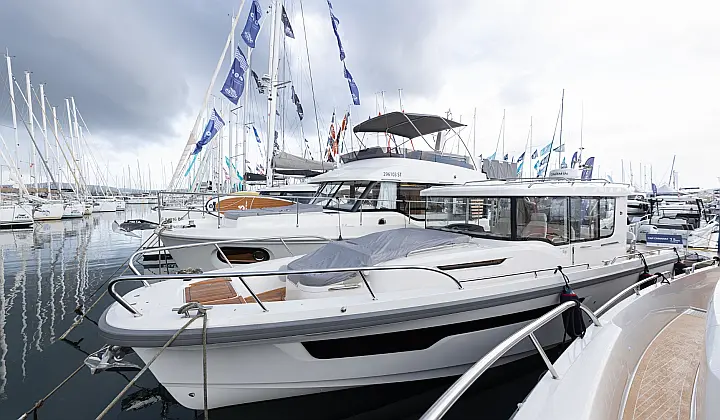 Nimbus Commuter C11 - 