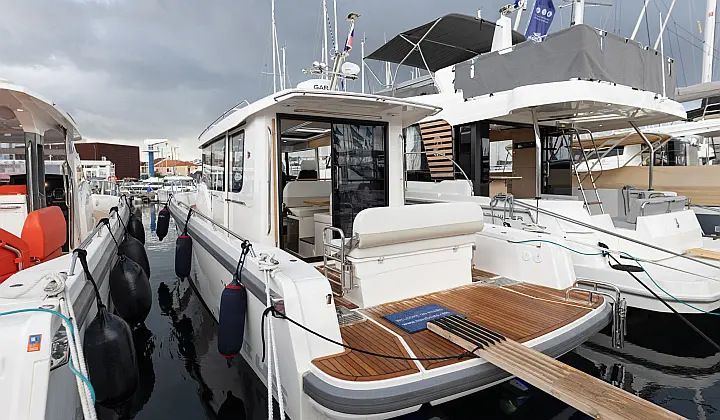 Nimbus Commuter C11 - 