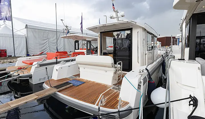 Nimbus Commuter C11 - 