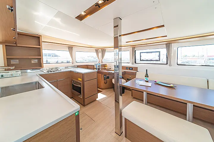 Lagoon 46 A/C & GEN & WM - 