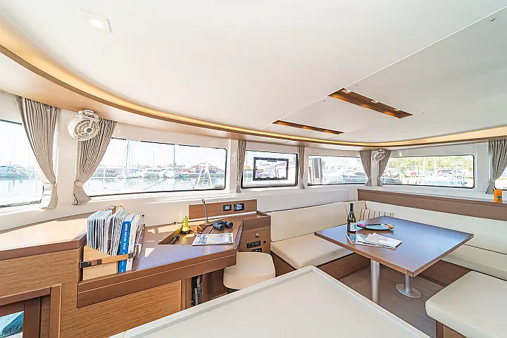 Lagoon 46 A/C & GEN & WM - 