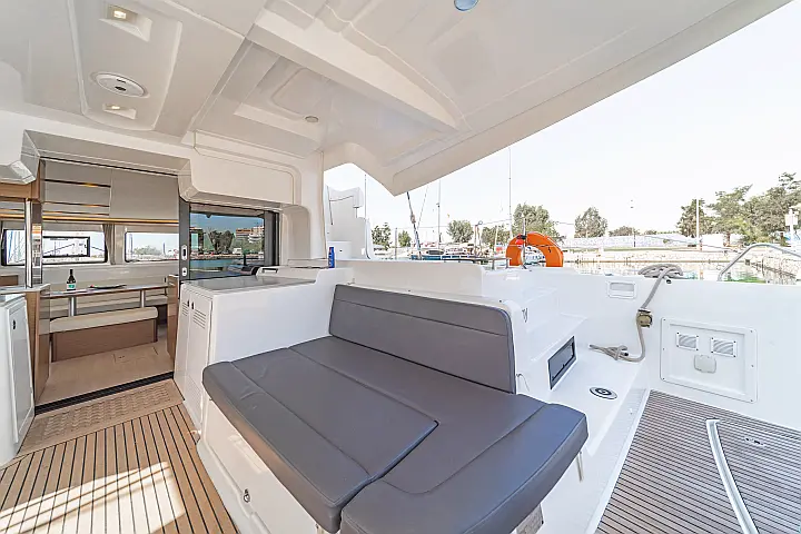 Lagoon 46 A/C & GEN & WM - 