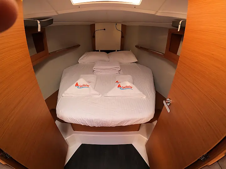 Dufour 37/3.cabin - 