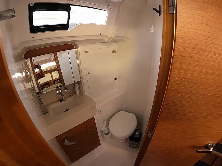 Dufour 37/3.cabin - 