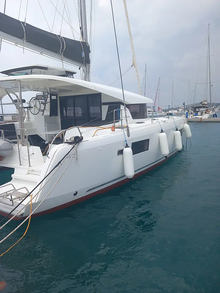Lagoon 42 - 