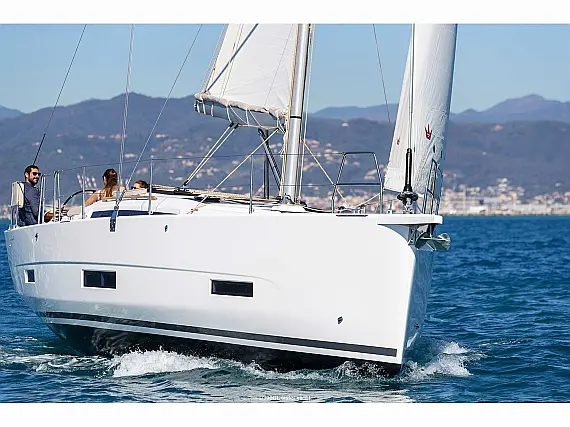 Dufour 390