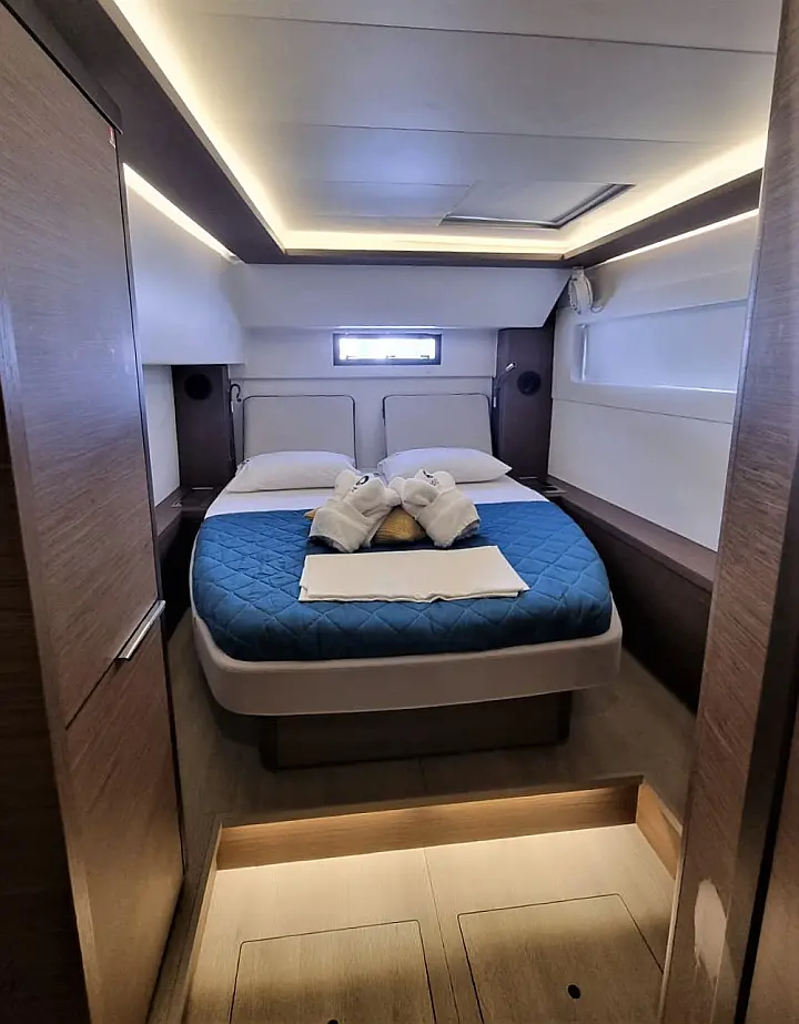 Lagoon 46 Owners Version - 