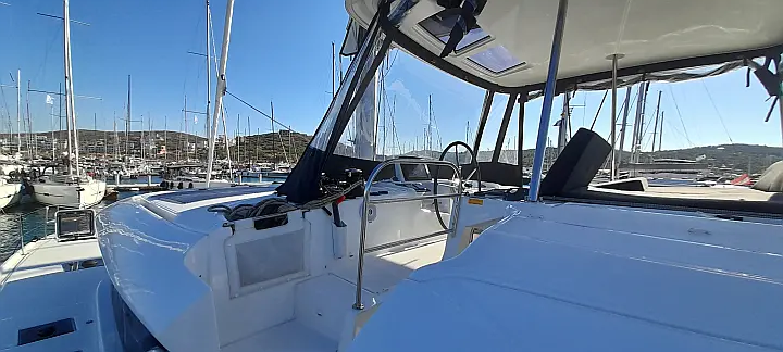 Lagoon 46 Owners Version - 