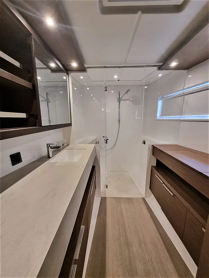 Lagoon 46 Owners Version - 