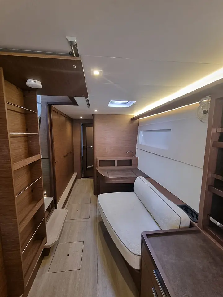 Lagoon 46 Owners Version - 