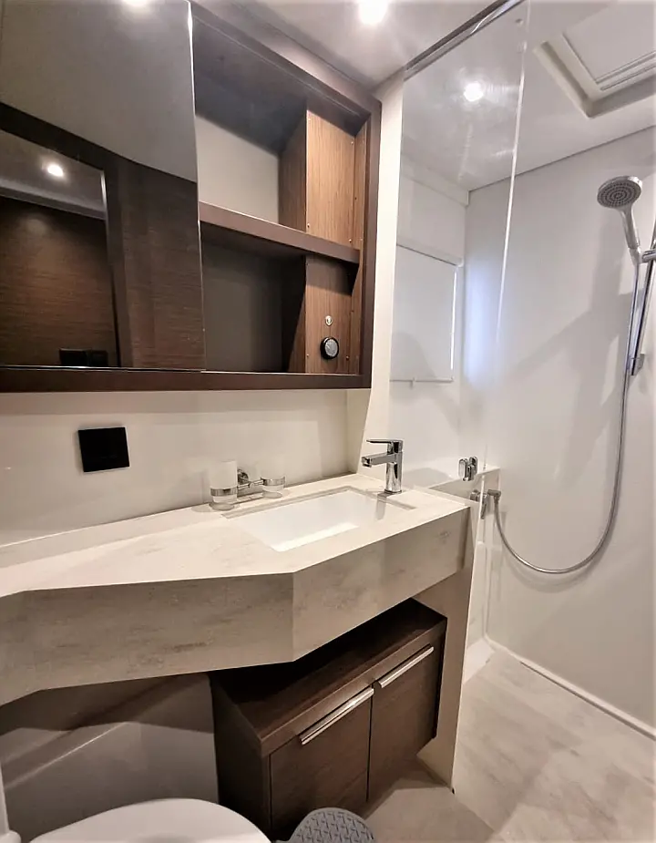 Lagoon 46 Owners Version - 