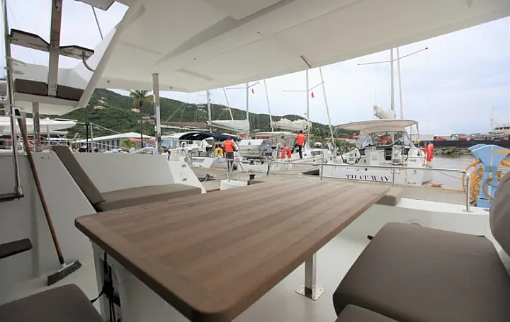 Fountaine Pajot Lucia 40  - 
