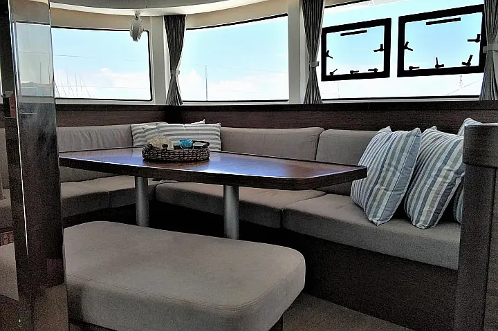 Lagoon 42 - 