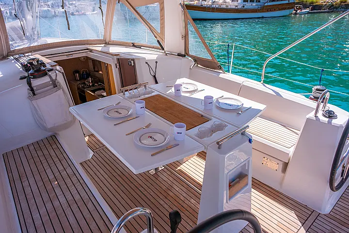 Oceanis 38.1 - 