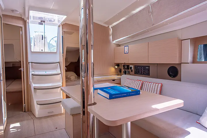 Oceanis 38.1 - 