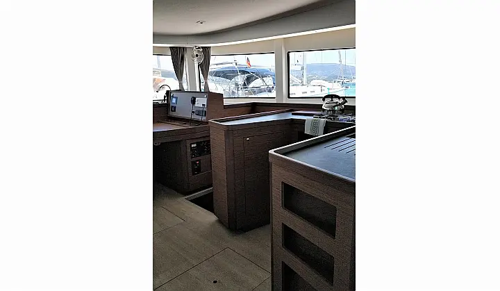 Lagoon 42 - 