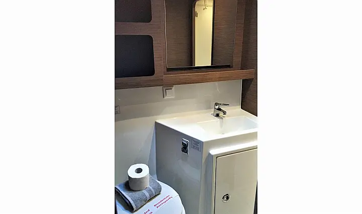 Lagoon 42 - 