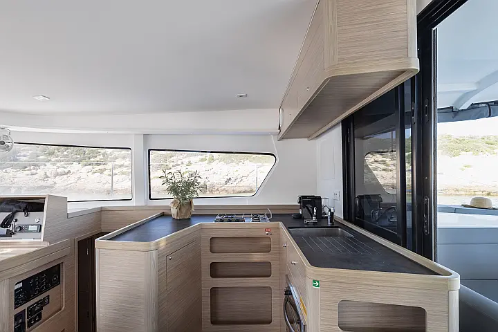 Lagoon 42 - 