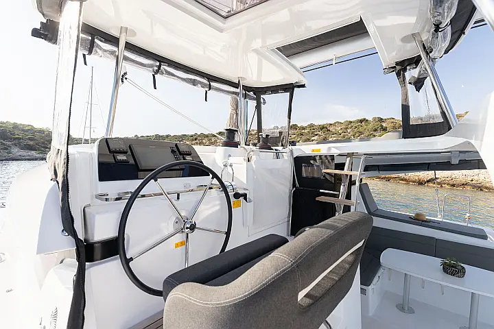 Lagoon 42 - 