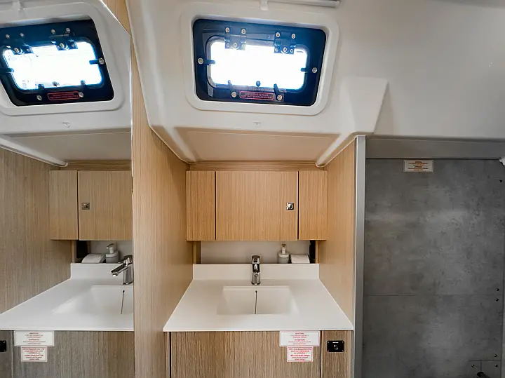 Bavaria C38 - 