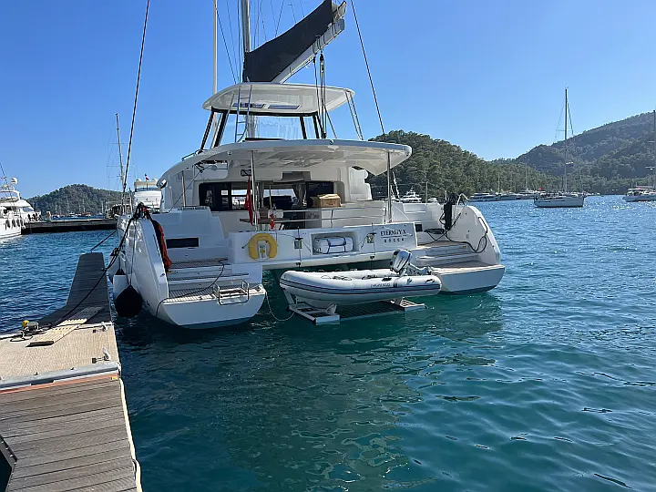 Lagoon 46 Fly - 