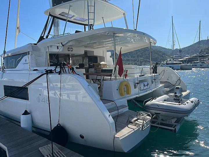 Lagoon 46 Fly - 