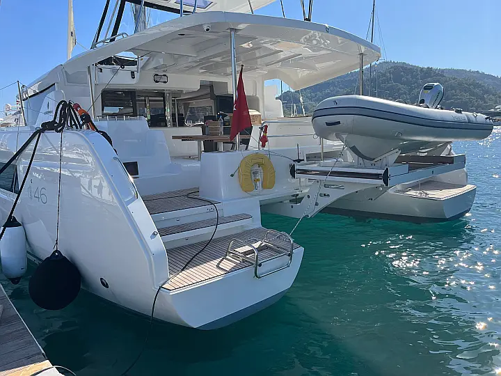 Lagoon 46 Fly - 