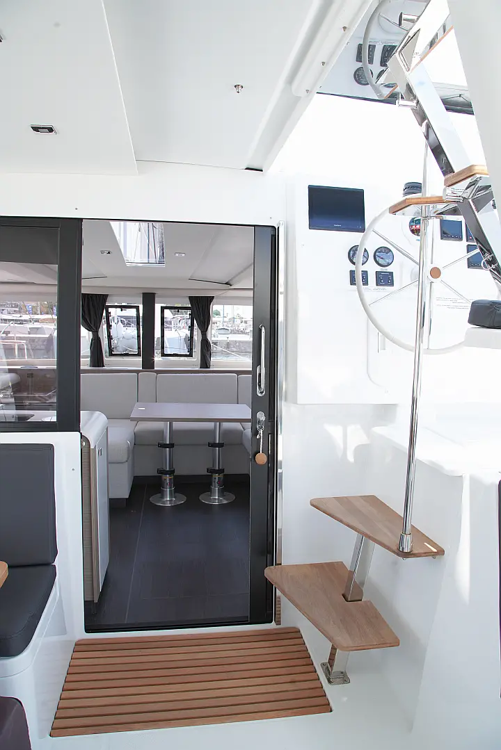 Isla 40 (A/C & Watermaker & Generator - 4+1 Cabins/4 Heads) - 