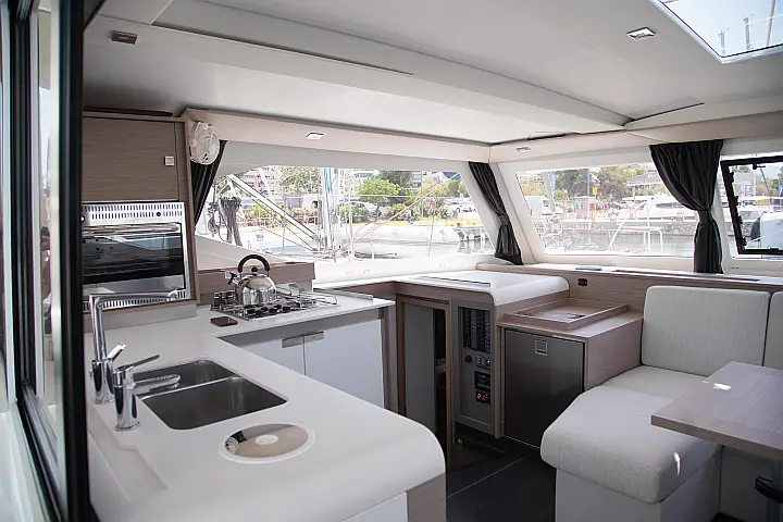 Isla 40 (A/C & Watermaker & Generator - 4+1 Cabins/4 Heads) - 