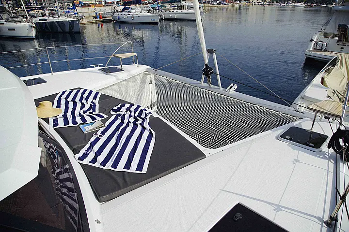 Isla 40 (A/C & Watermaker & Generator - 4+1 Cabins/4 Heads) - 