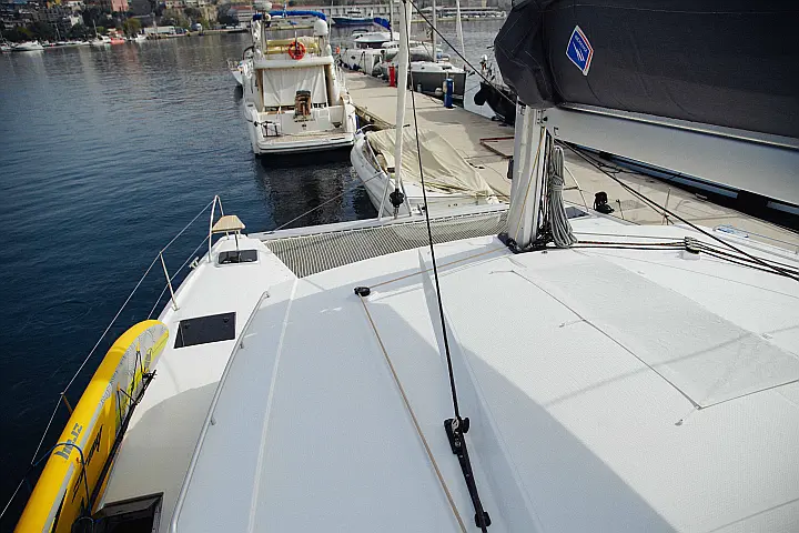 Isla 40 (A/C & Watermaker & Generator - 4+1 Cabins/4 Heads) - 