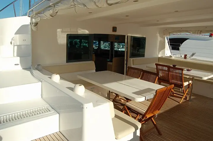 Catlante 600 - Salon outside