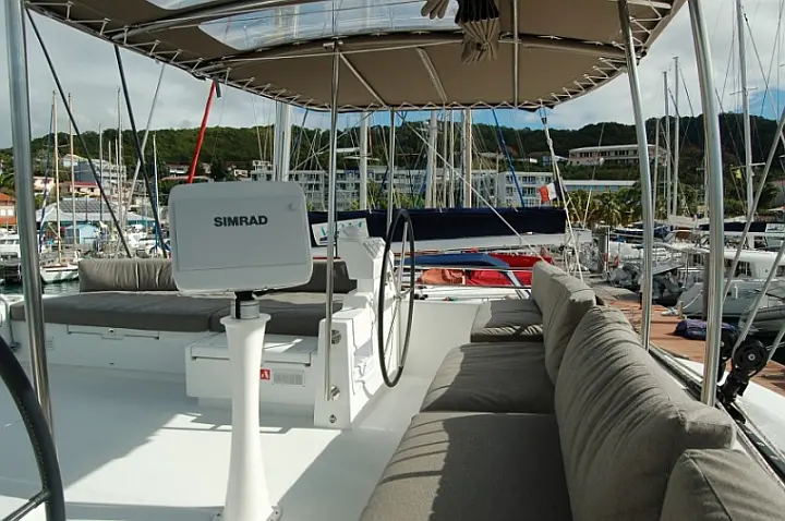 Lagoon 620 - Deck