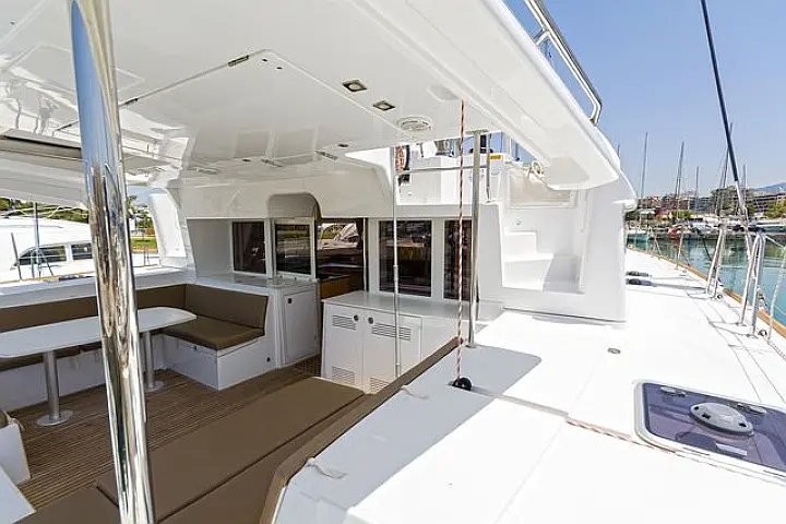 Lagoon 450 Fly - 