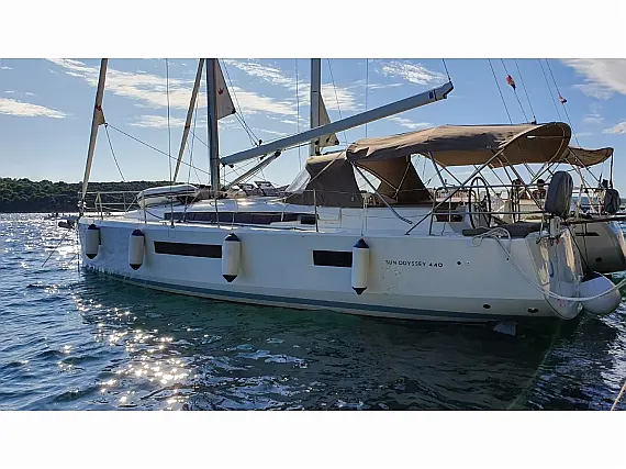 Sun Odyssey 440