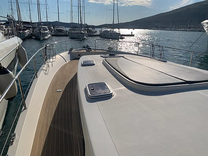 Delphia Escape 1350 - sundeck