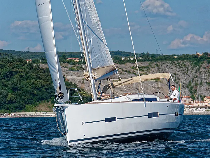 Dufour 412 GL - Sailing