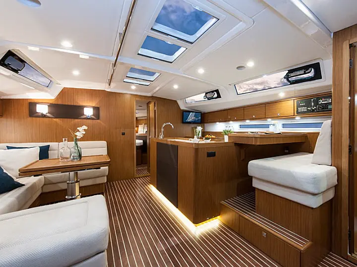 Bavaria Cruiser 56 - 
