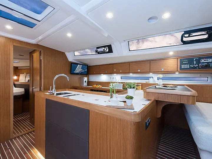 Bavaria Cruiser 56 - 