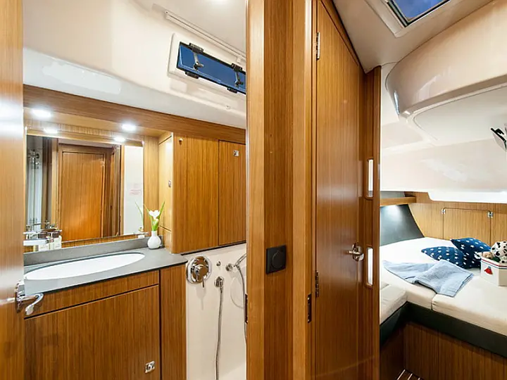 Bavaria Cruiser 56 - 