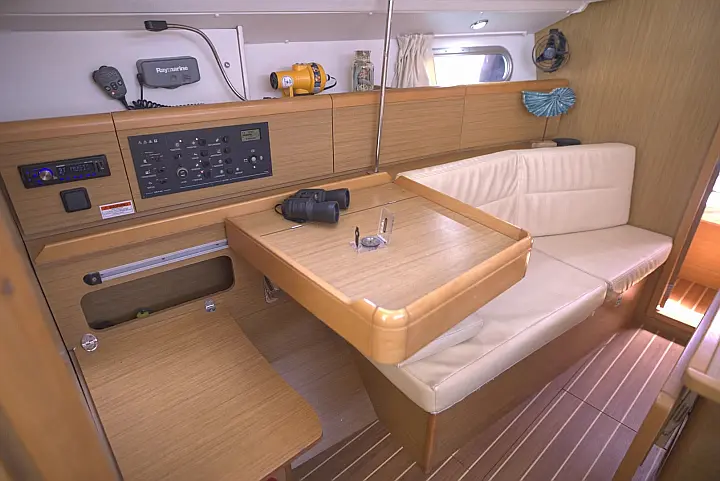 Sun Odyssey 36i - 