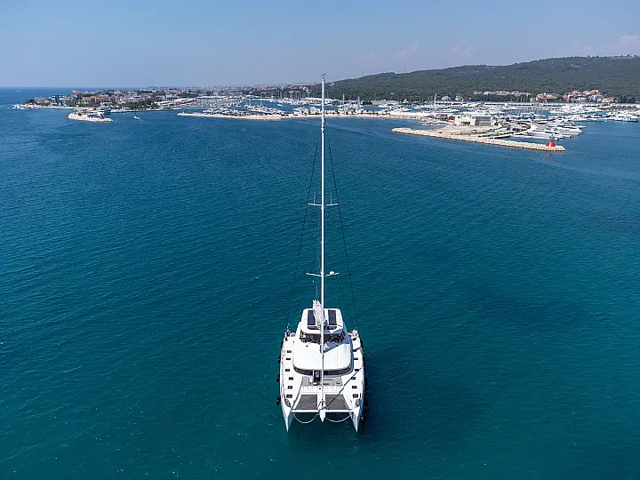 Lagoon Sixty 5 - 