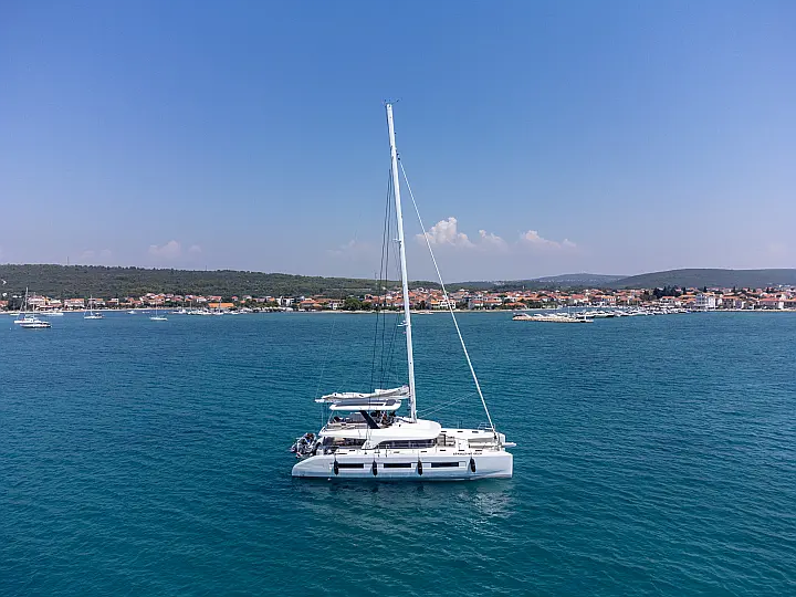 Lagoon Sixty 5 - 