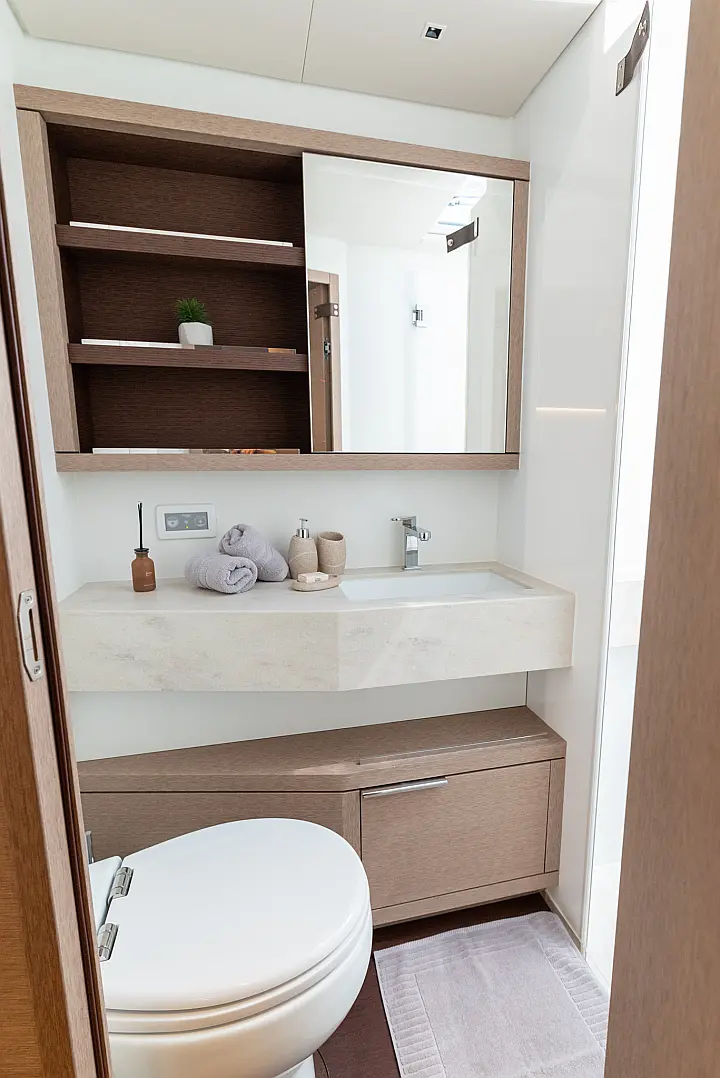 Lagoon Sixty 5 - 