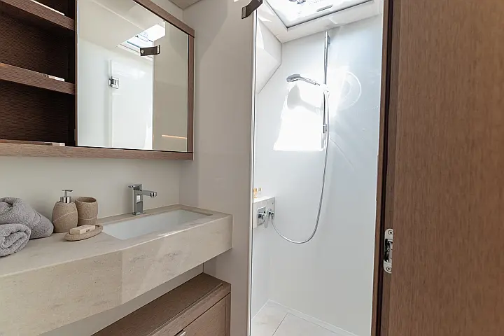 Lagoon Sixty 5 - 